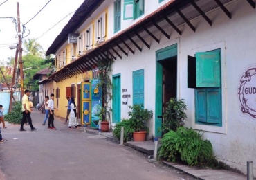 Discovering the Flavors of Gujarati Street, Calicut